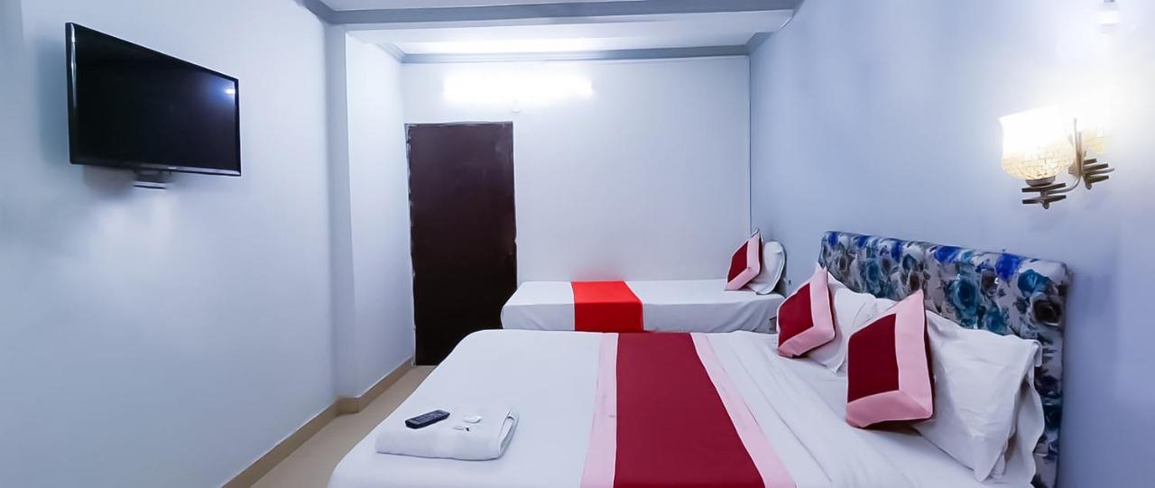 Comodo Satya Niketan Residency New Delhi Exterior foto
