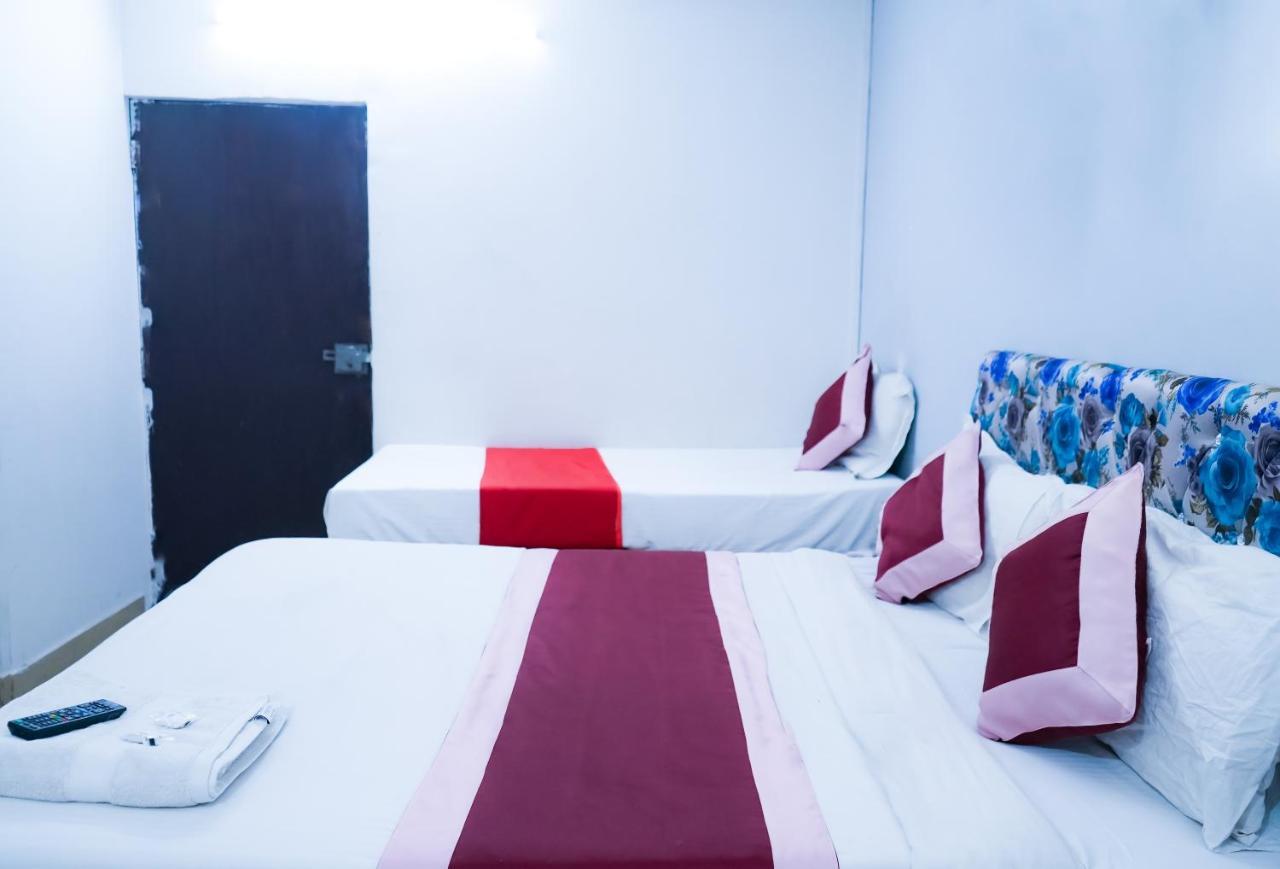 Comodo Satya Niketan Residency New Delhi Exterior foto