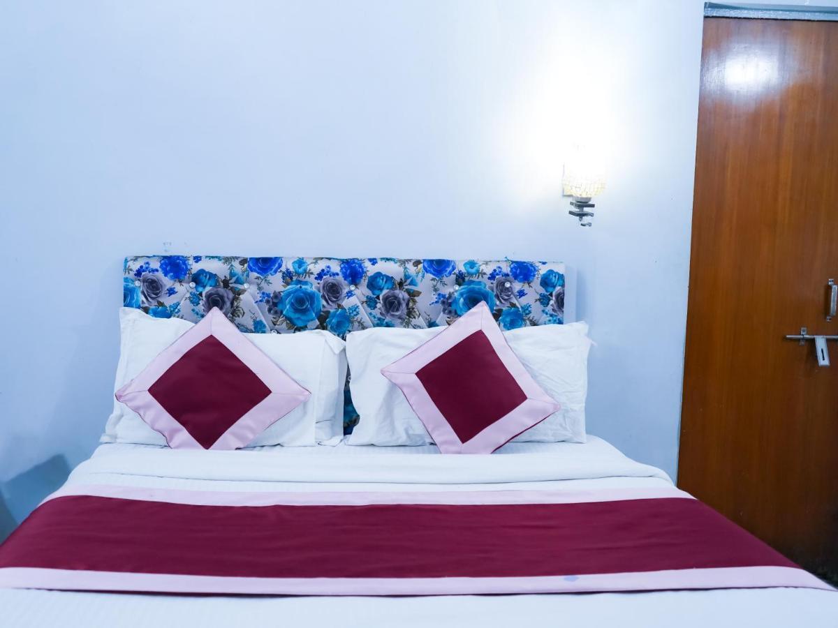 Comodo Satya Niketan Residency New Delhi Exterior foto